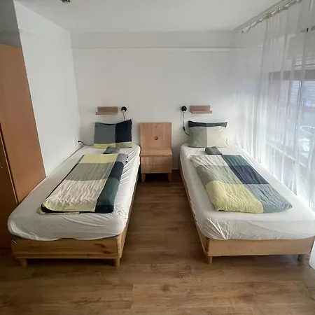Hostal Center And *