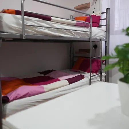 Center Hostel&guest House *