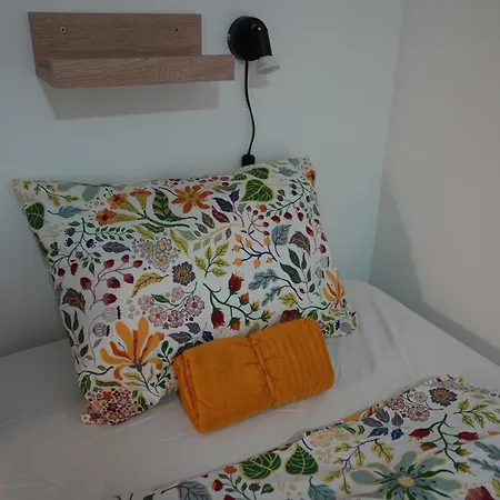 Center And Budapešť