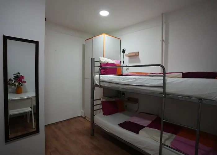 Center Hostel&guest House *